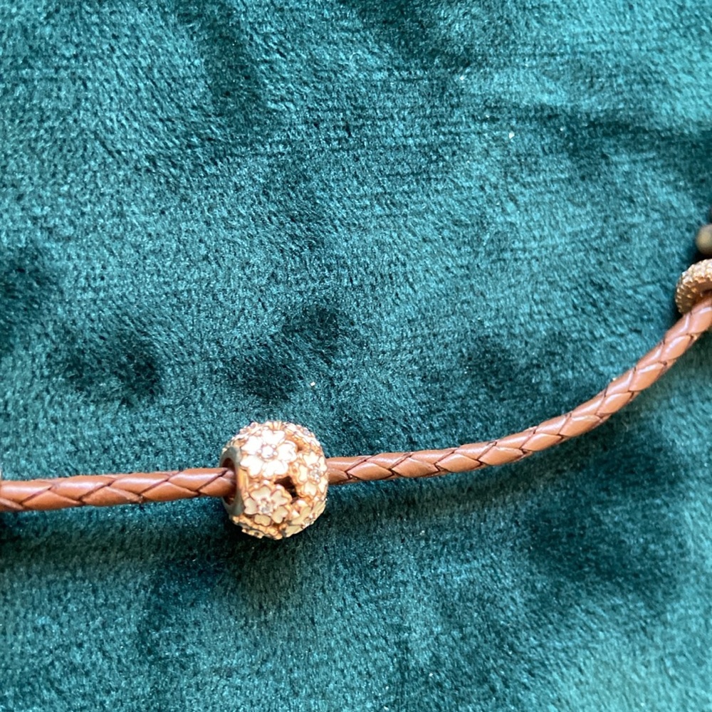 NWT 626 PANDORA  on the  Brown leather  Bracelet &  7 prices  of charm - Picture 8 of 16